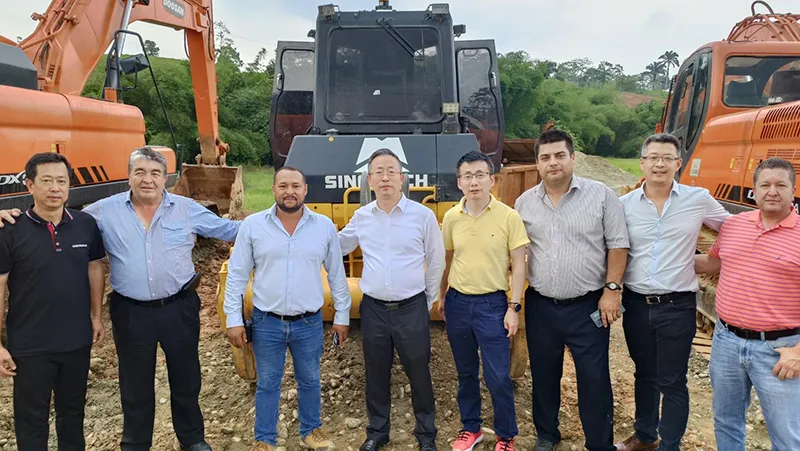 Entrega de equipos mineros para operaciones regionales en Sudamérica