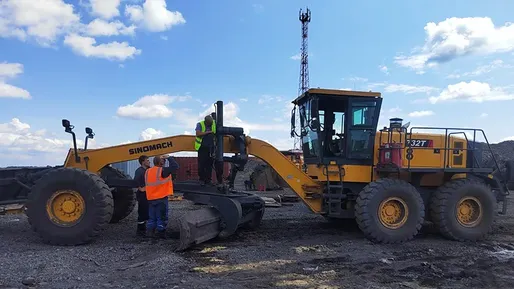 Motoniveladoras de alta potencia desplegadas en proyectos mineros en la CEI