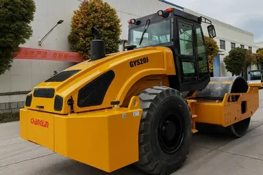 Compactador y rodilos neumáticos