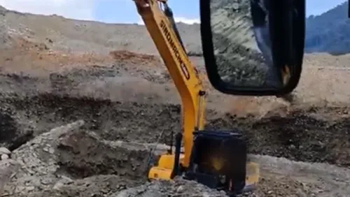 Excavadora de cadenas ZG385 en funcionamiento