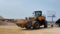 Cargadora de ruedas ZL50H para manipulación de arena