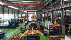 Taller de montaje de motoniveladoras y compactadoras de carreteras