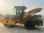 Compactador vibratorio de un tambor GYS142L