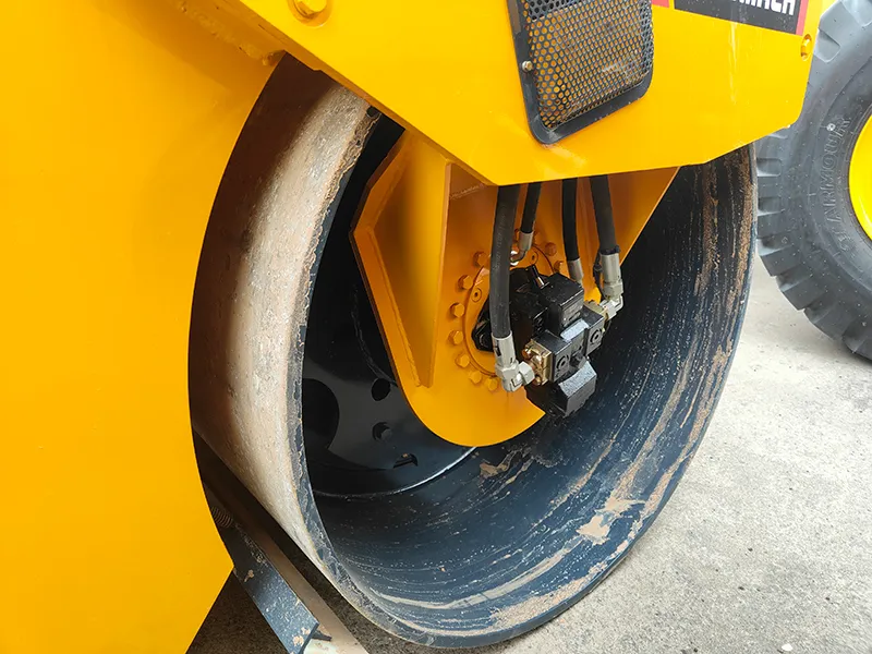 Compactador vibratorio de un tambor GYS142L