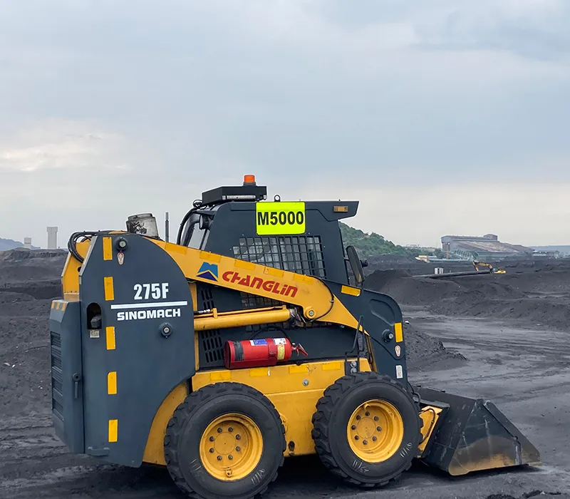 Cargadora compacta de ruedas 275F